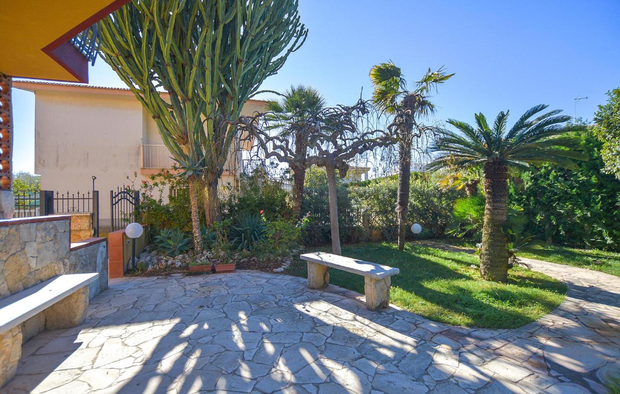 Cozy Home In Marina Di Modica With Wifi Exterior photo